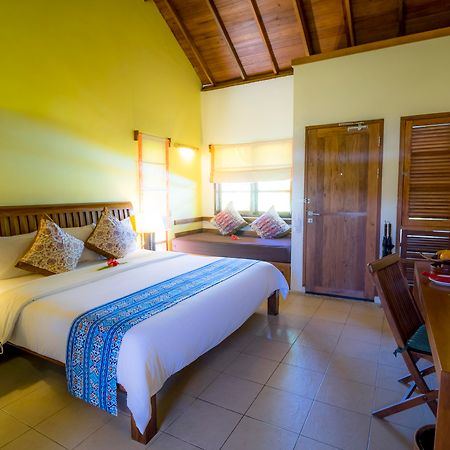 Hotel Cocotinos Manado Esterno foto