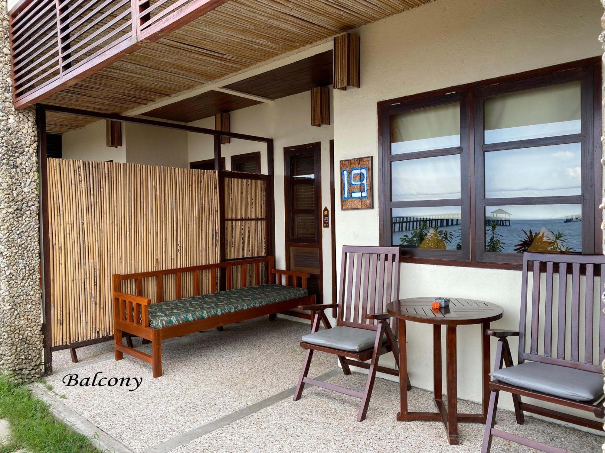 Hotel Cocotinos Manado Esterno foto